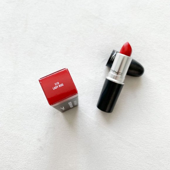 MAC Lustre Lipstick - Picture 2 of 3